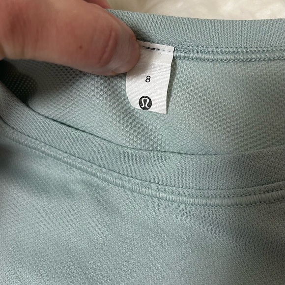 Lululemon Size 8 High-Neck Running and Training T-Shirt
Silver Blue Light Green - Picture 6 of 13
